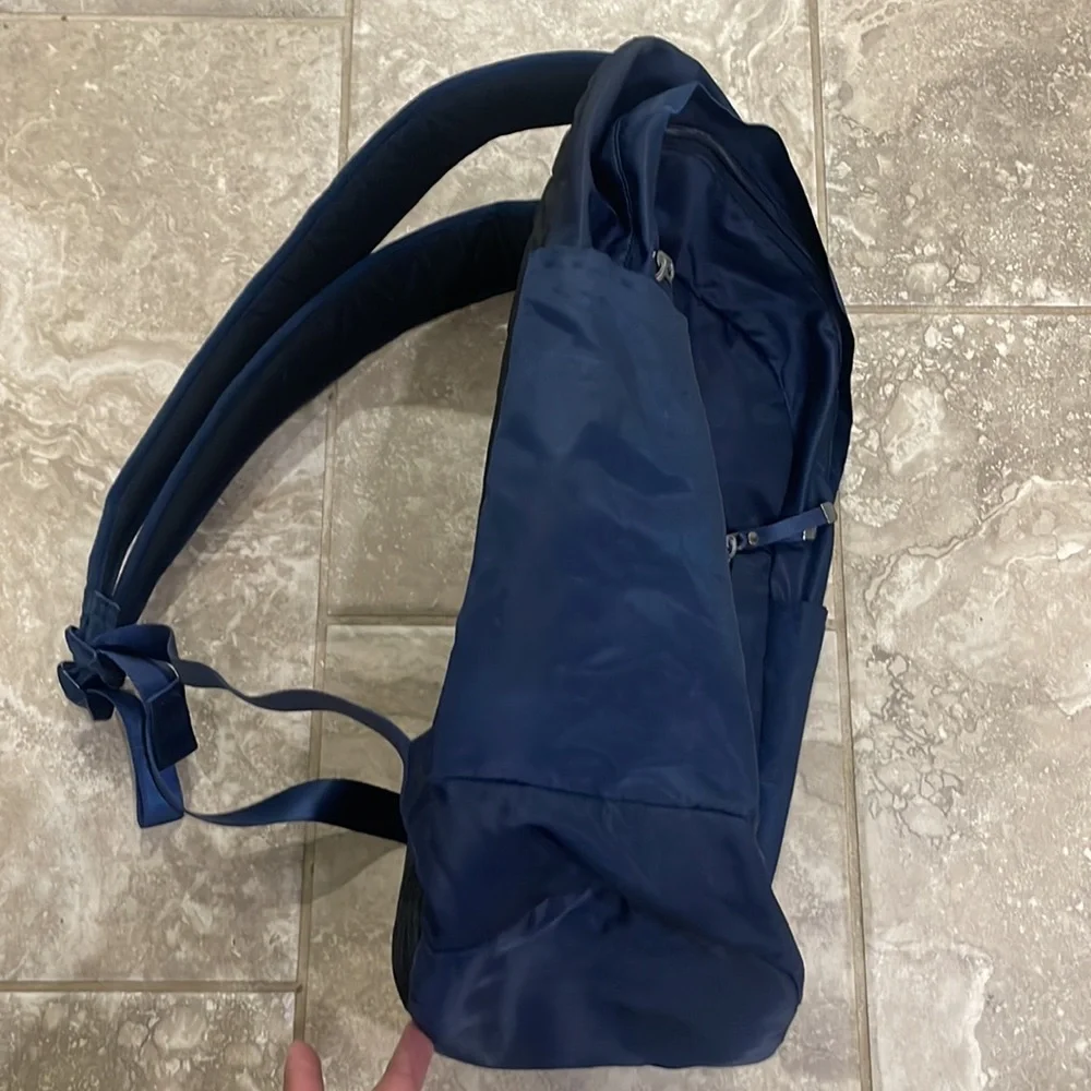 NIKE Auralux Backpack‎ Laptop Pocket Navy Blue with pink